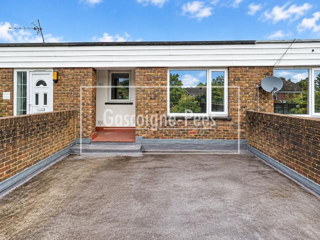 Apartment for rent in Boxgrove, Guildford
