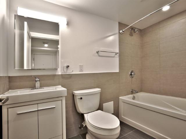 Apartment for rent in Collingwood