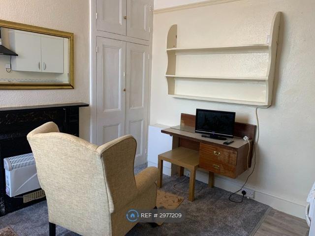 Room for rent in Phippsville, Northampton