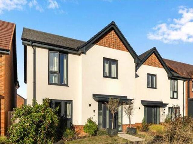 House for sale in Crowthorne, Bracknell Forest