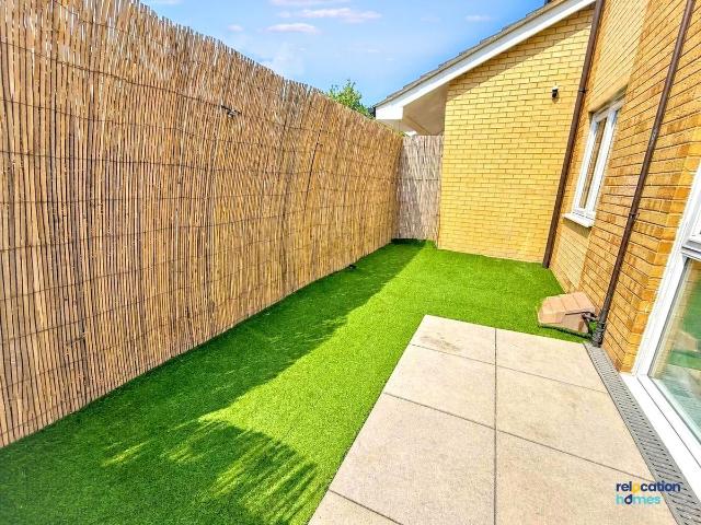 Apartment for rent in Freezywater, Greater London