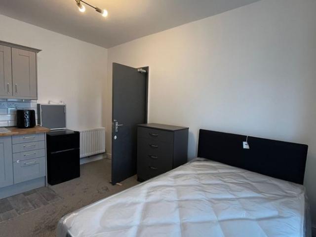 Room for rent in Amblecote, Dudley