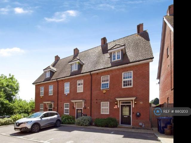 House for rent in High Barnet, Greater London