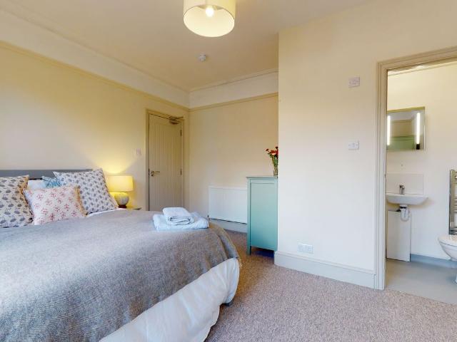 Room for rent in Yeovil, Somerset