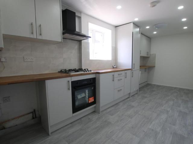 House for rent in Colnbrook with Poyle, Slough