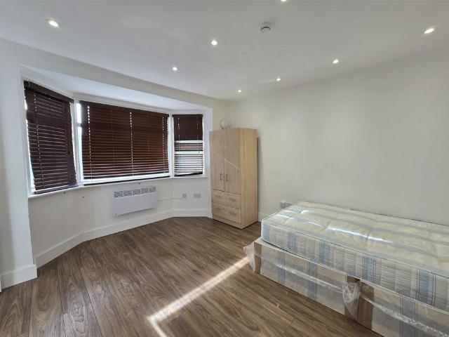 Studio for rent in Harmondsworth, Isle Of Man