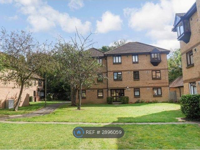 Apartment for rent in Colnbrook with Poyle, Slough