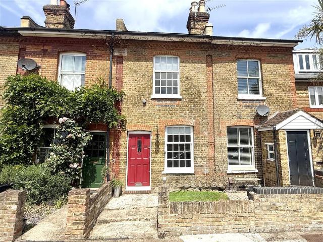 Apartment for rent in Strawberry Hill, Greater London