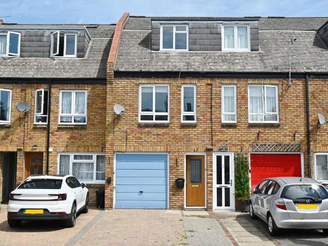 House for rent in Strawberry Hill, Greater London