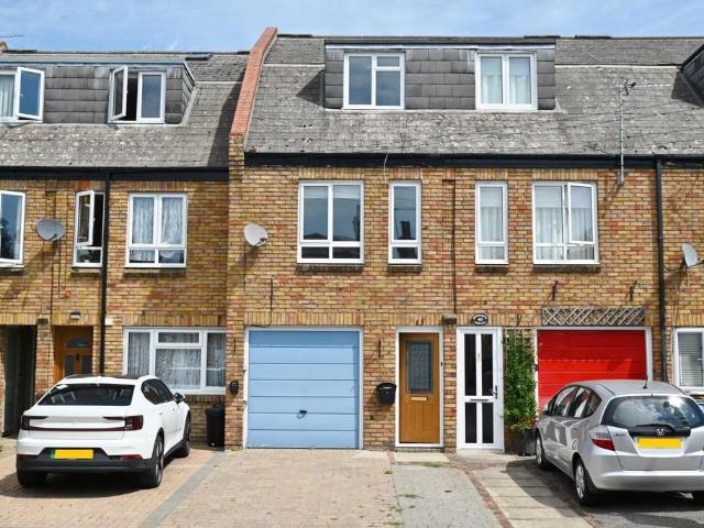 House for rent in Strawberry Hill, Greater London