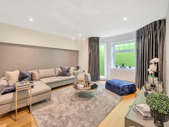 House for rent in London Borough of Barnet, Greater London
