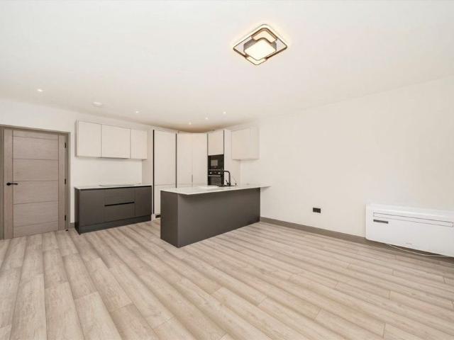 Apartment for rent in Colney Hatch, Muswell Hill