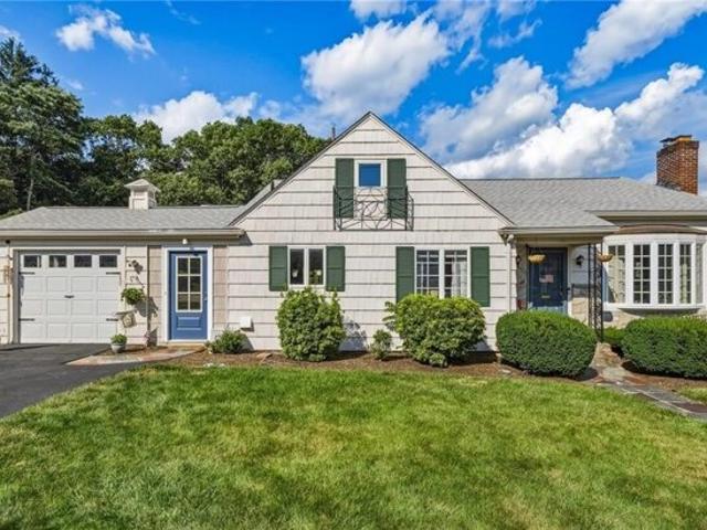 House for sale in Lincoln, Rhode Island