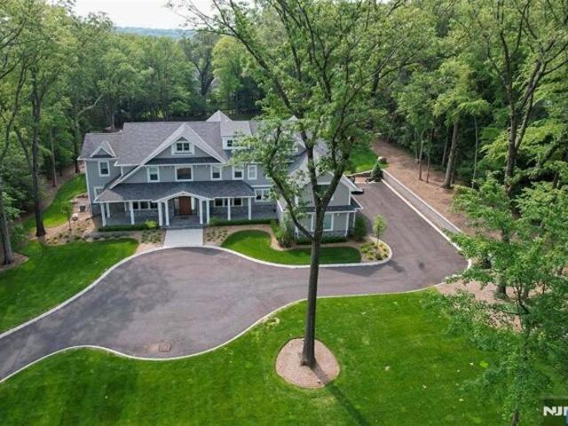 House for sale in Franklin Lakes