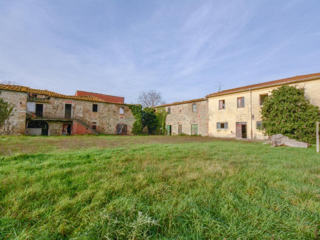 Villa Indipendente in vendita a Palazzo Del Pero, Toscana
