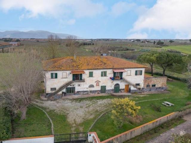 Villa Indipendente in vendita a Crespina Lorenzana, Toscana