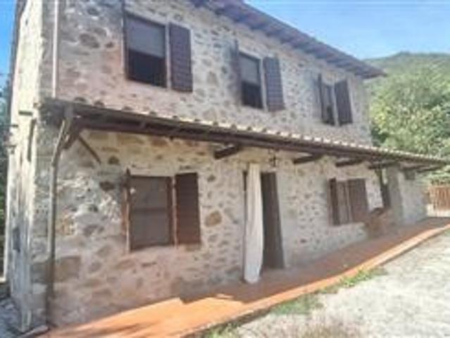 Appartamento in vendita a Colognora di Pescaglia, Pescaglia