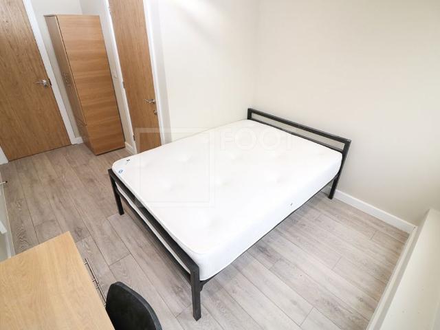 Studio for rent in West Yorkshire