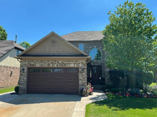 Condo for sale in Clinton Township, Michigan