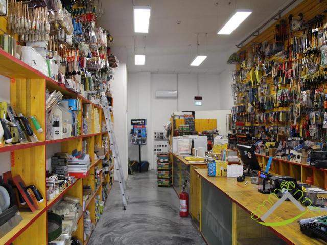 Locale Commerciale in vendita a Dolo, Veneto