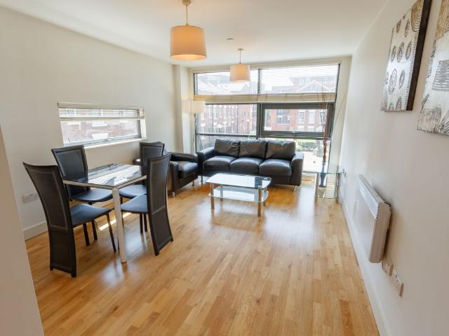 Apartment for rent in Chinatown, Calderstones