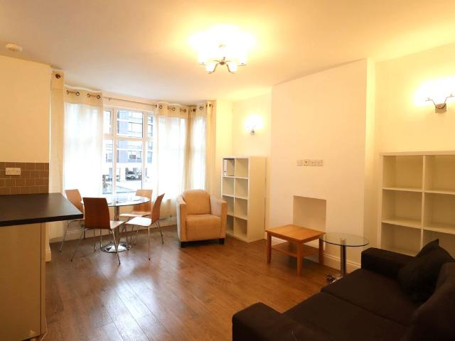 Apartment for rent in London Borough of Croydon, Addiscombe