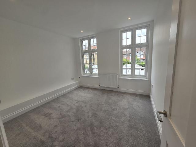 Room for rent in London Borough of Richmond upon Thames, Greater London