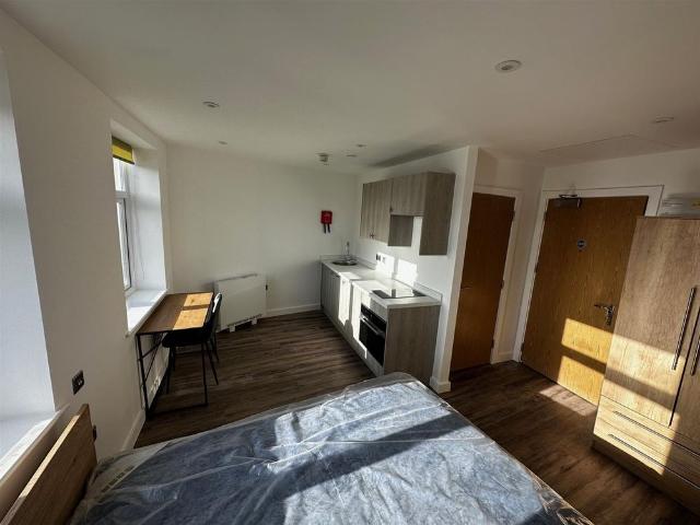 Studio for rent in City Centre, Feckenham