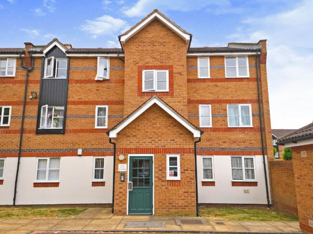 Apartment for rent in Enfield Island Village, Greater London
