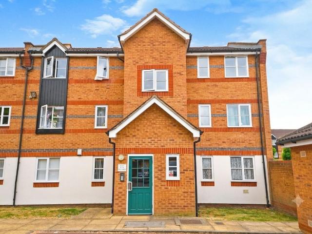 Apartment for rent in Enfield Island Village, Greater London