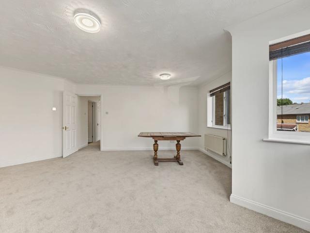 Apartment for rent in Brownswood Park, Stoke Newington