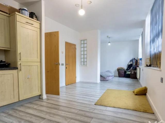 Studio for rent in St Matthew's, Old Wharf