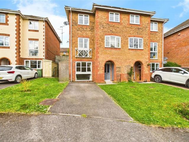 House for rent in Burghfield Common, West Berkshire