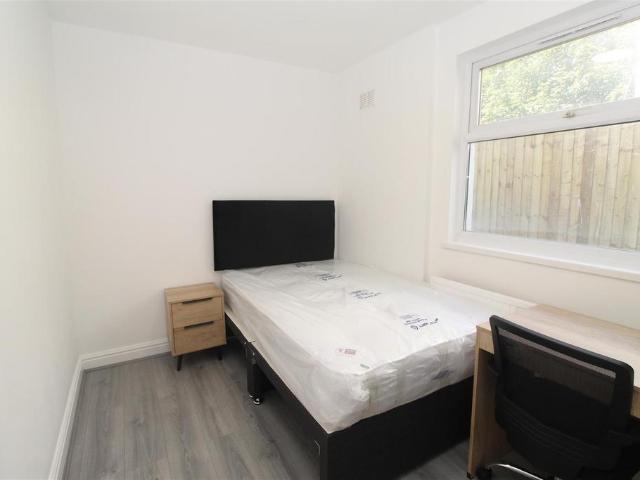 House for rent in Falcon Lodge, Wales