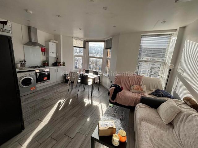 Apartment for rent in Maindy, Cardiff