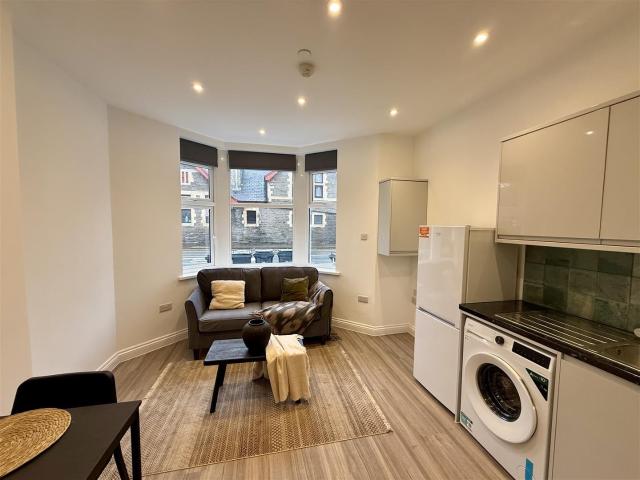 Apartment for rent in Falcon Lodge, Wales