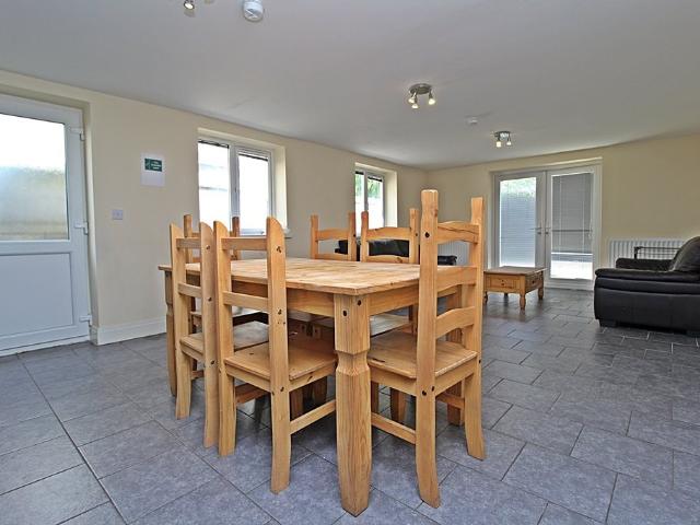 Apartment for rent in Falcon Lodge, Wales