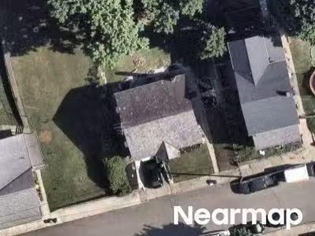 House for sale in Easton