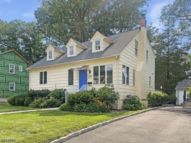 House for sale in Cranford, New Jersey