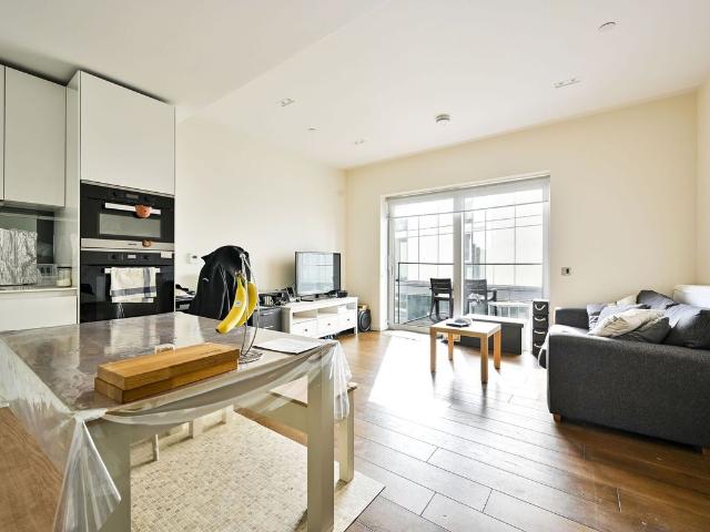 Apartment for rent in West Kensington, Greater London