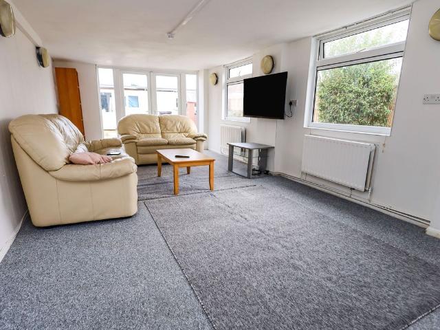 Apartment for rent in Talbot Village, Bournemouth