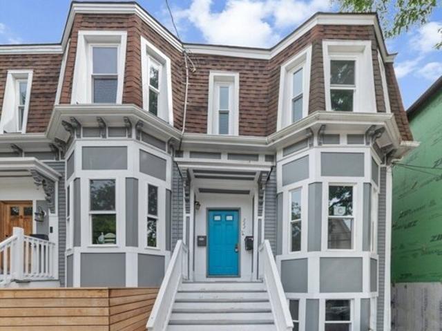 Condo for sale in Cambridge
