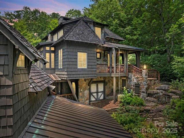 House for sale in Cleveland