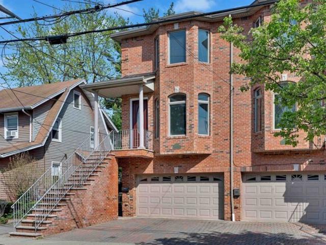 House for sale in Palisades Park, New Jersey