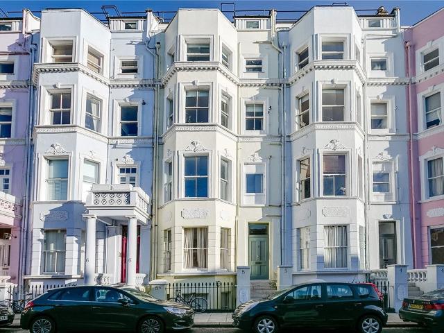 House for rent in Royal Borough of Kensington and Chelsea, Greater London