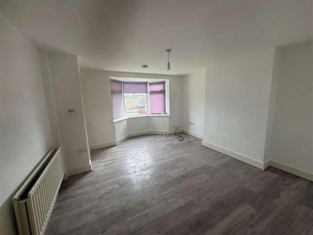 Townhouse for rent in Dovecot, Liverpool