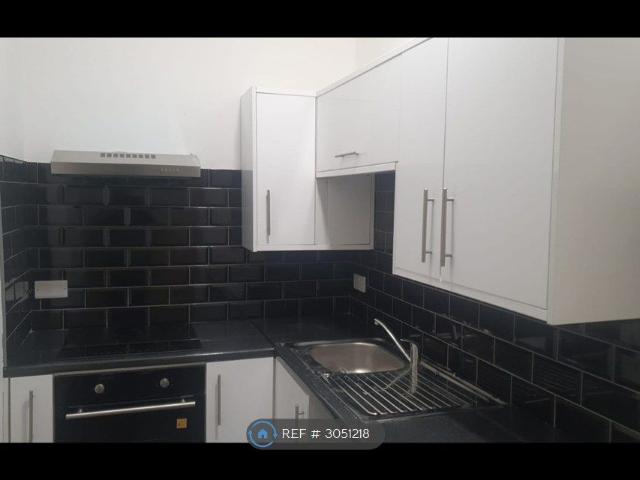 Studio for rent in Phippsville, Northampton