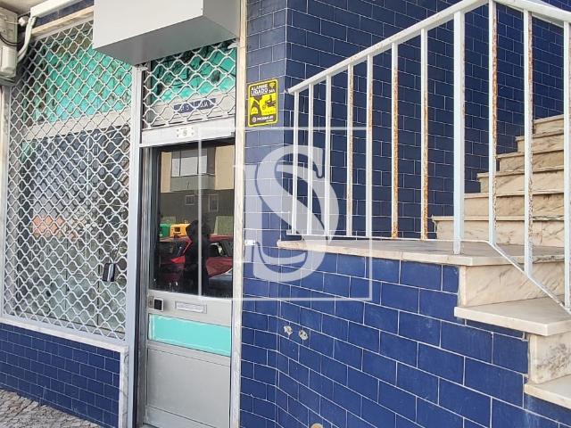 Loja venda em Loures, Lisboa