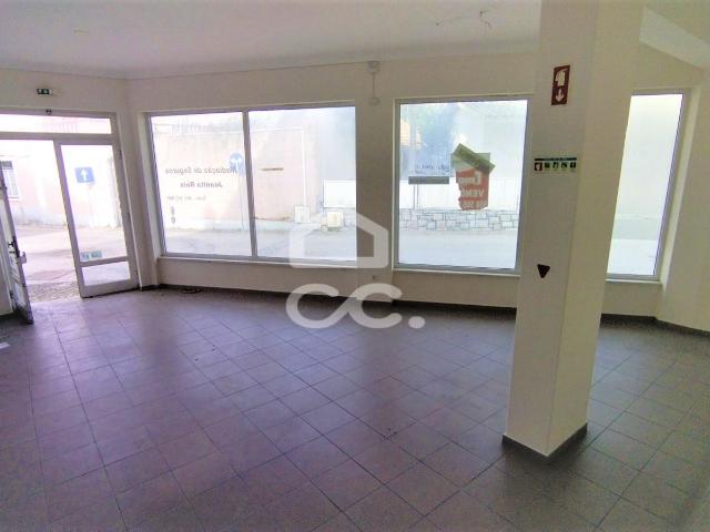 Loja alugar em Marinha Grande, Leiria