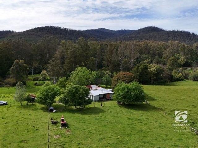 Cottage for sale in Combienbar, Victoria